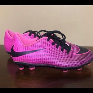 Girls Pink Nike Cleats size 2.5. Great condition!